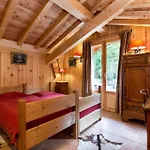 Authentic Chalet In Chamonix-Mont-Blanc Domek alpejski