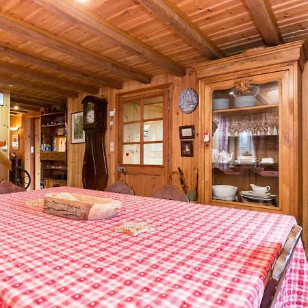Authentic In Chamonix-mont-blanc Σαλέ Σαμονί