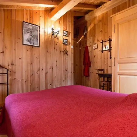 Authentic In Chamonix-mont-blanc Horská chata Chamonix
